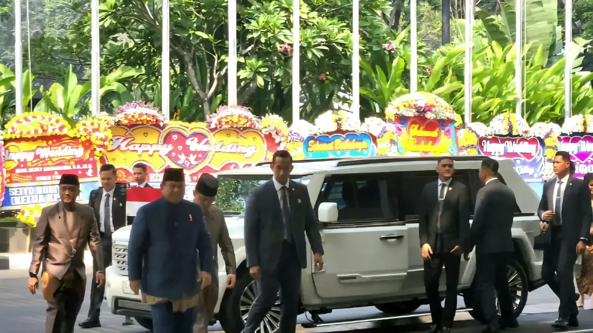 Presiden Prabowo saat menghadiri akad nikah Rizky Irmansyah. (Jawapos.com)