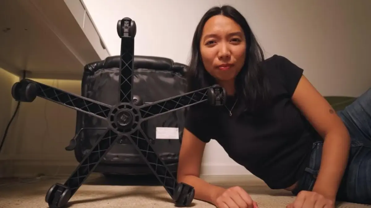 Analisis mengenai alasan matematis dan rekayasa ergonomi di balik penerapan basis lima kaki pada kursi kantor modern (youtube.com/Rabbit Hole)