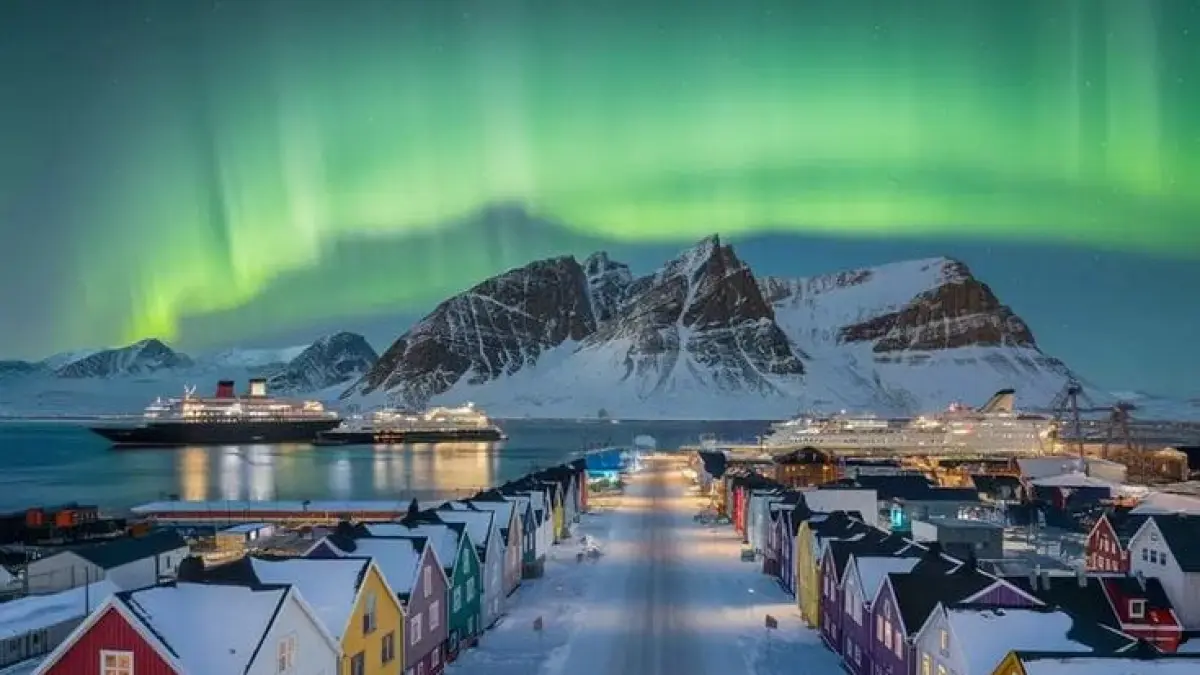 Longyearbyen, Svalbard, Kutub Utara. (pinterest.com)