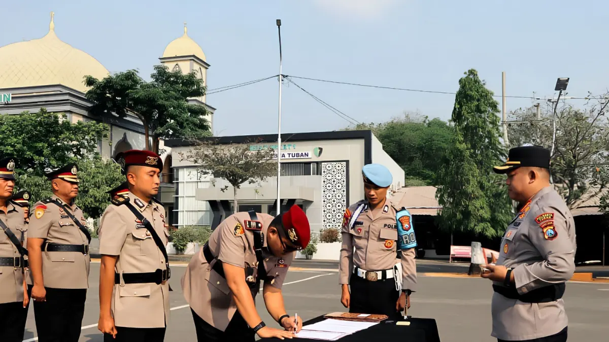 Upacara serah terima jabatan Polresta Tuban. (istimewa)