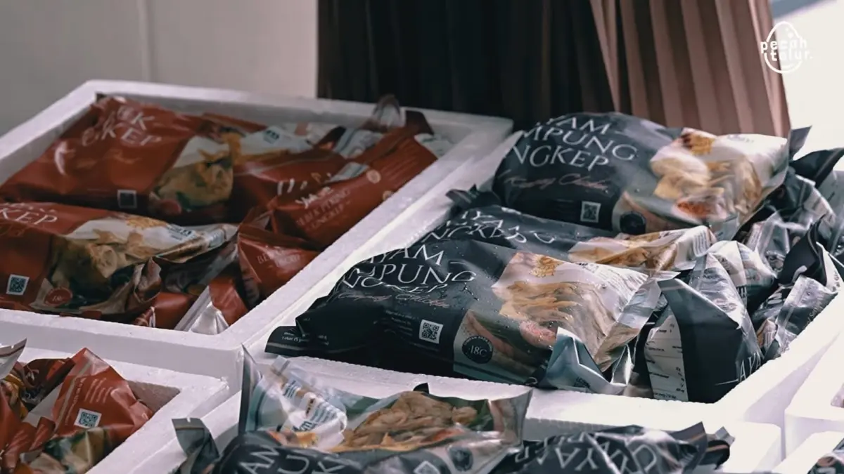 Produk frozen food Bebek Ungkep dan Ayam Kampung Ungkep merek Yusri asal Blitar yang siap didistribusikan. (youtube.com/ Pecah Telur)