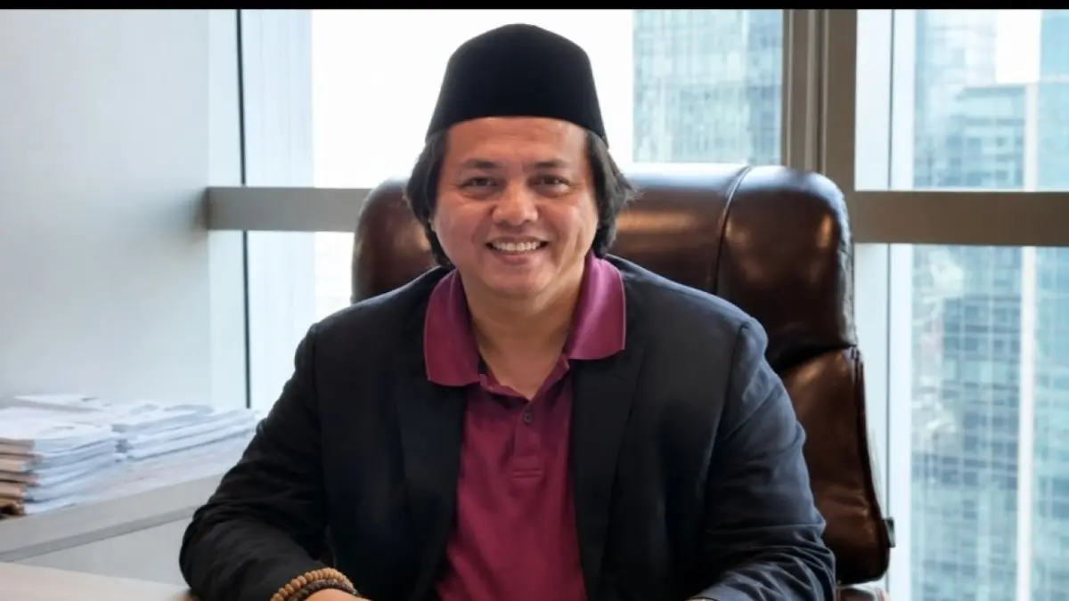 Profil Gus Lilur dikenal sebagai pengusaha asal Situbondo, aktivis sosial, dan tokoh muda NU yang aktif menyuarakan berbagai persoalan bangsa. (Istimewa)