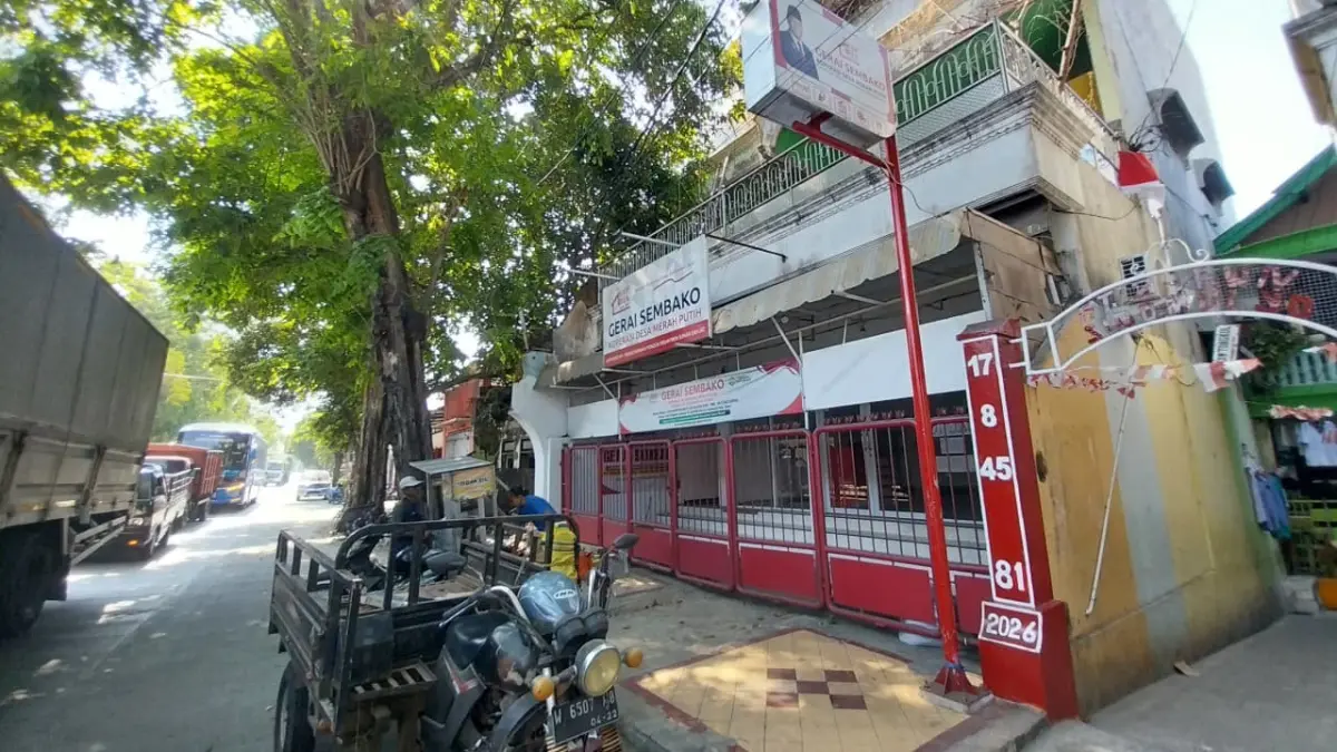 Gerai KDMP di Kelurahan Sidomulyo, Kecamatan Tuban yang sudah tidak lagi beroperasi, barang dagangan di dalamnya juga sudah tidak ada.&nbsp; (M. Mahfudz Muntaha/Radar Tuban)