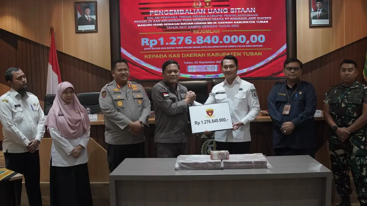 Kejari Tuban kembalikan aset sebesar Rp 1,27 Miliar ke kasda. (Istimewa)