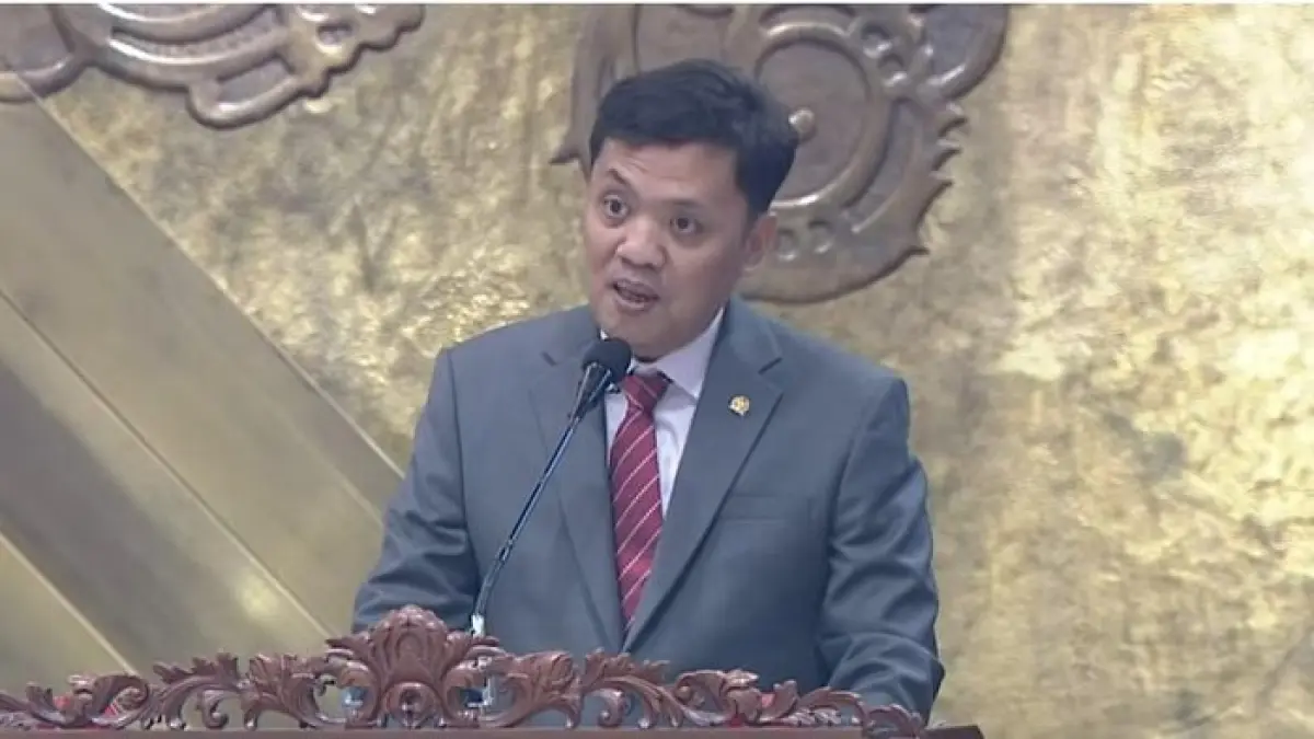 Ketua Komisi III DPR Habiburokhman dalam Rapat Paripurna DPR. (youtube.com/ TV Parlemen)