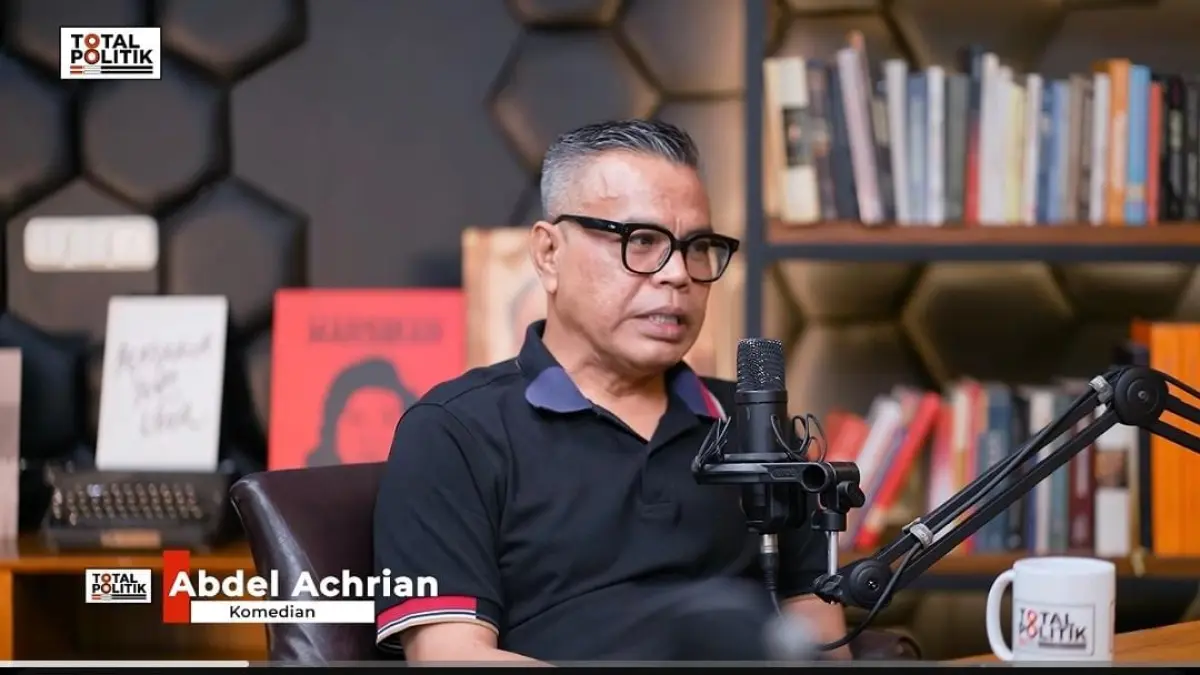 Cing abdel  menyoroti gaya pidato Prabowo dan pentingnya memahami realitas rakyat. (Tangkapan layar Youtube Totalpolitik)