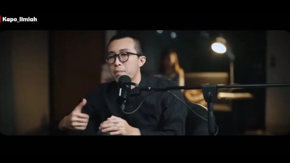 Dr. Tirta saat membahas persoalan etika kedokteran dan bisnis kesehatan. (Tangkapan layar youtube.com/ KEPO ILMIAH)