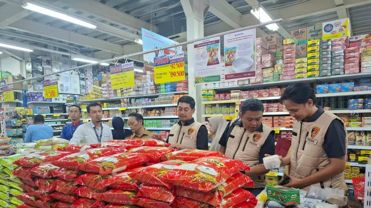 Satgas Pangan Polresta Tuban lakukan sidak berkala ke pasar tradisional dan modern. (Istimewa)