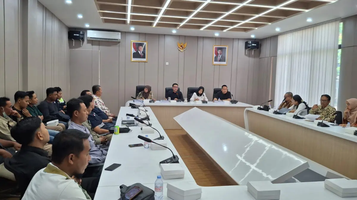 Mediasi nasib 13 pekerja Ring 1 PLTU Tanjung Awar-Awar belum menemukan titik temu, DPRD Tuban menjadwalkan pemanggilan ulang 16 September. (Radar Tuban)