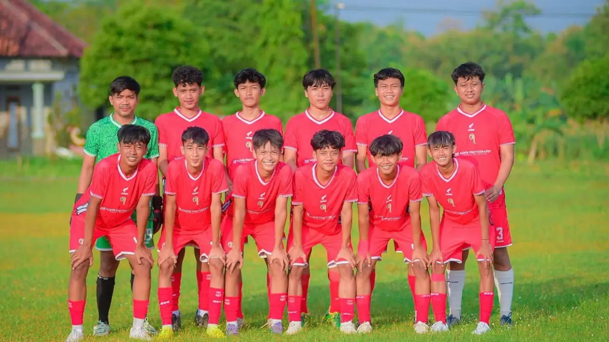 Skuad SMAN 5 optimis bidik sefiminal bahlil mini soccer. (Rudianto untuk Radar Tuban)