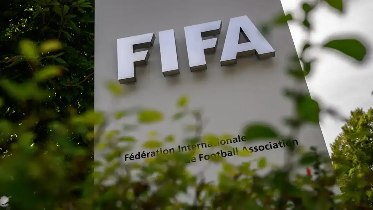 Mulai 1 Januari 2027, FIFA memberlakukan aturan baru terkait kompensasi pemutusan kontrak pemain. (Goal)