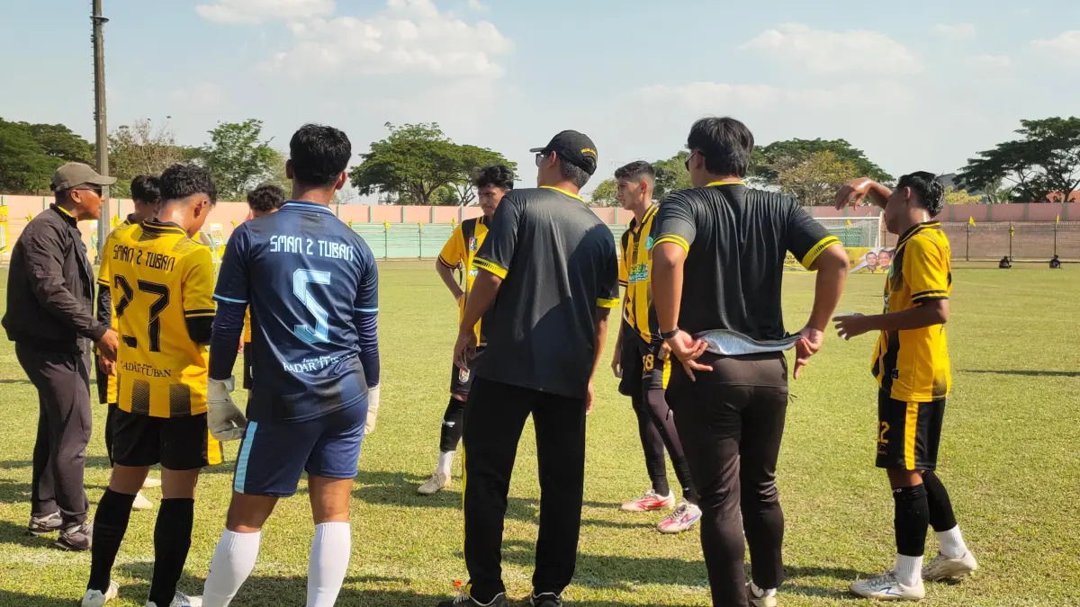 Skuad SMAN 2 Tuban saat pertandingan melawan MAN 1 Bojonegoro, Selasa (15/9)