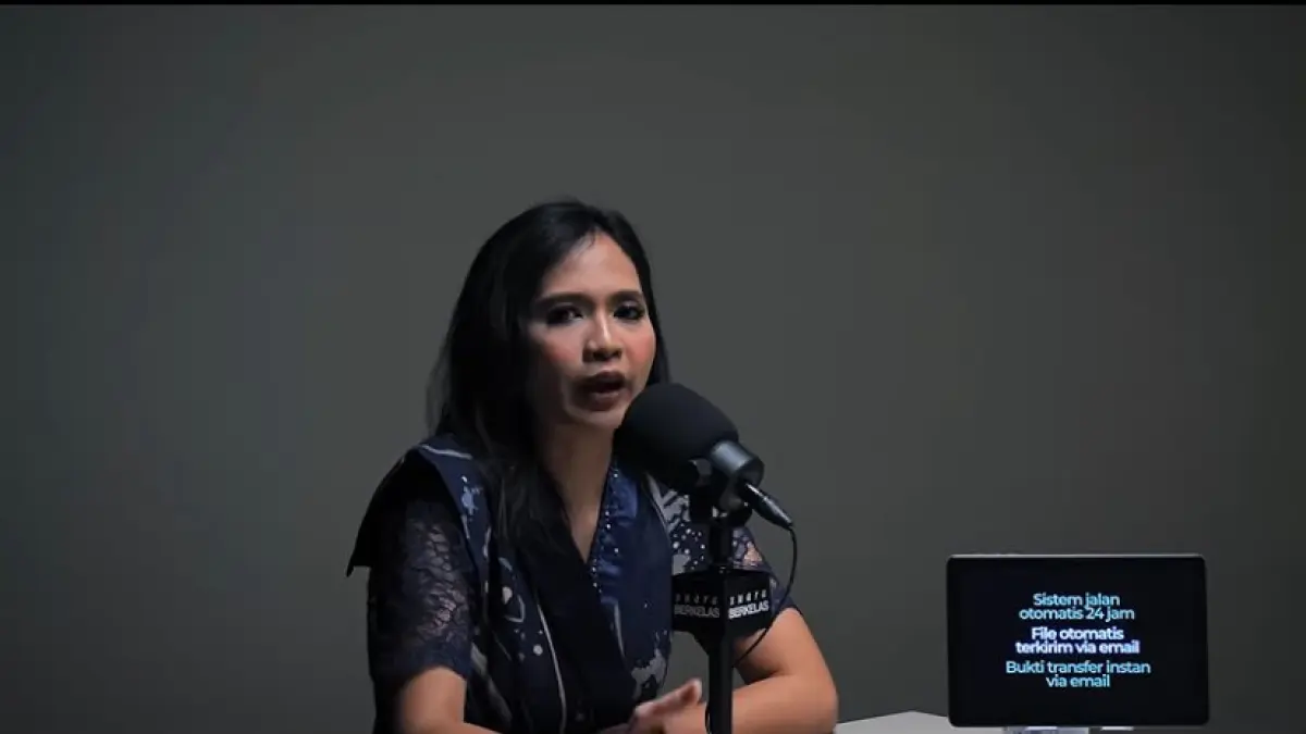 Febri saat menjadi narasumber tentang dinamika hubungan rumah tangga dalam podcast Suara Berkelas. (Youtube.com/ Suara Berkelas)