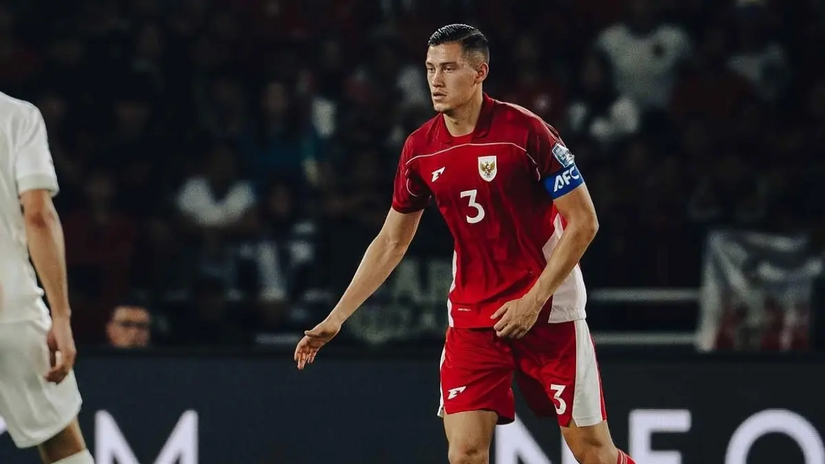 Jay Idzes saat tampil untuk Timnas Indonesia di GBK. (instagram.com/ jayidzes)