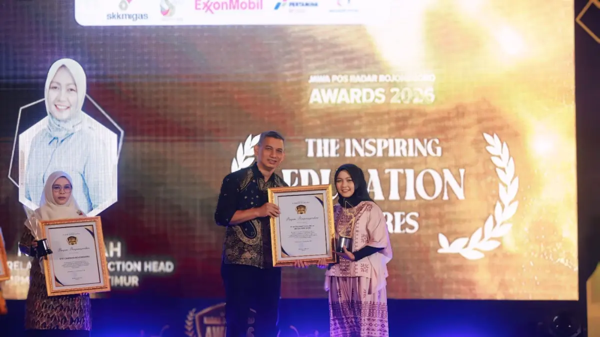 MPM Honda Jatim meraih Radar Bojonegoro Award atas komitmen mendukung pendidikan vokasi.