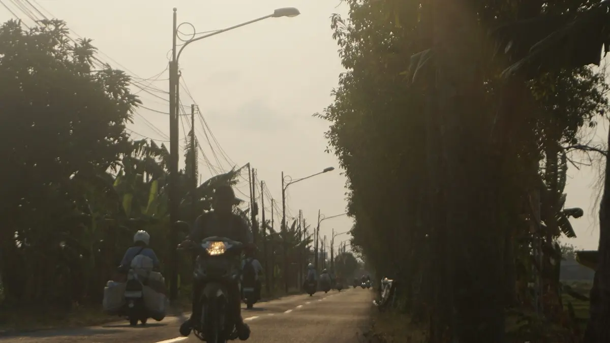 Penerangan jalan umum di Jalan Al Falah yang mendapat penambahan anggaran P-APBD. (M. Adib Turmudzi/Radar Tuban)