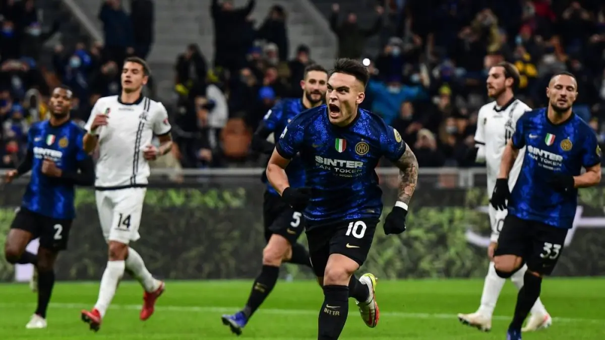 Prediksi Scudetto Serie A menempatkan Inter Milan di posisi teratas dengan 57 persen. (Jawapos.com)