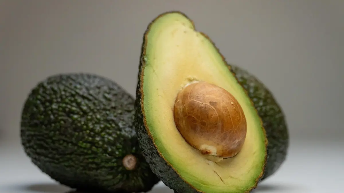 Buah alpukat memiliki banyak manfaat salah satunya buat kesehatan jantung. (pixabay.com)