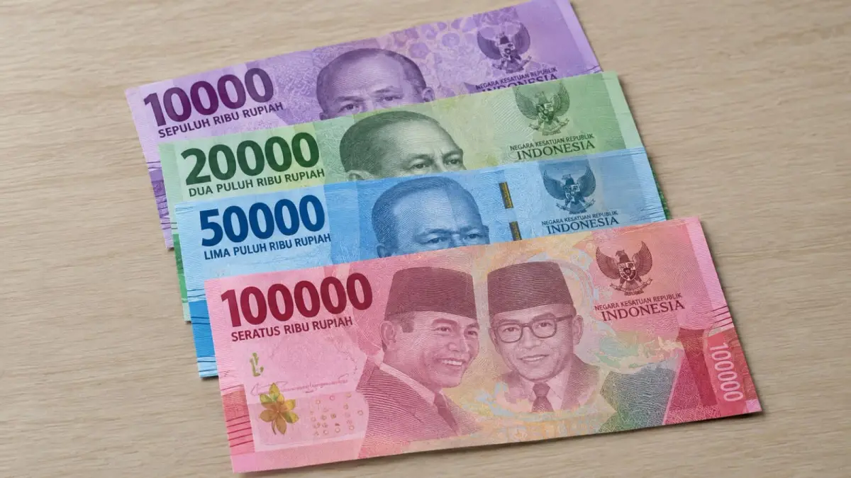 Mata uang rupiah indonesia. (RADARTUBAN/AI)