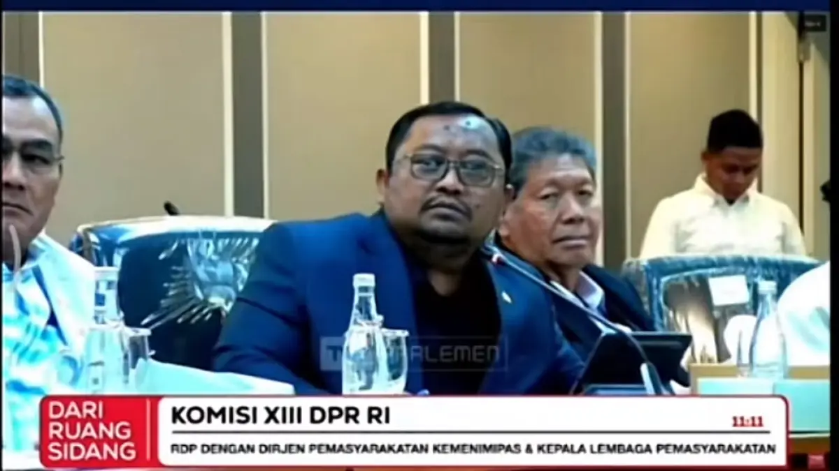 potret komisi XIII DPR RI Yanuar Arif Wibowo semprot kalapas cibinong (Tangkapan layar tiktok @wartaekonomi)