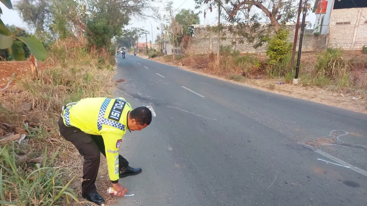 Kecelakaan dua motor terjadi di Jalan Merakurak-Kerek Tuban, polisi menyebut kecelakaan diduga dipicu kurang hati-hati saat mendahului. (Satlantas Polresta Tuban untuk Radar Tuban)