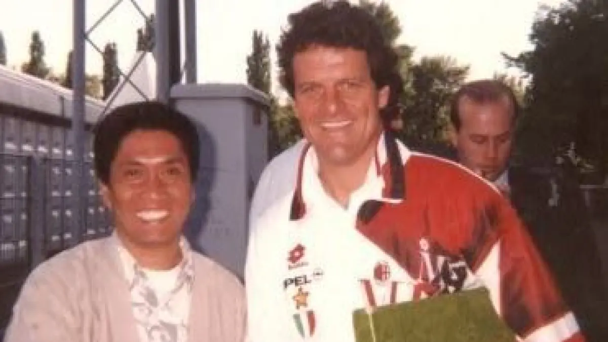 Bung Rayana Djakasurya, sosok legenda komentator Serie A era 90-an. (ISTIMEWA)