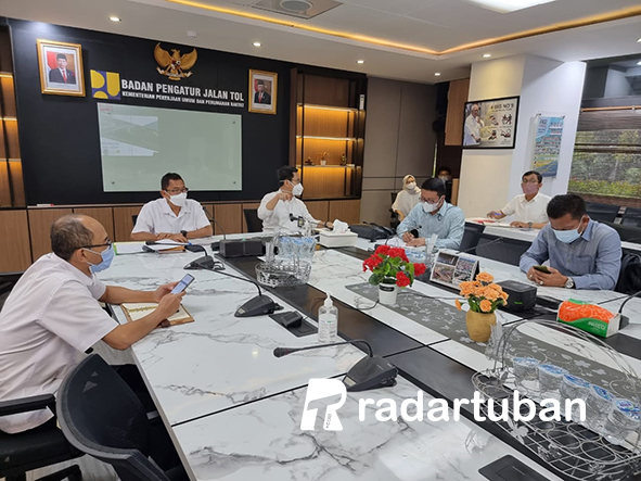 MELURUSKAN INFORMASI JALAN TOL : BPJT saat menerima Komisi I DPRD Tuban yang membahas rencana pembangunan jalan tol Demak-Tuban.