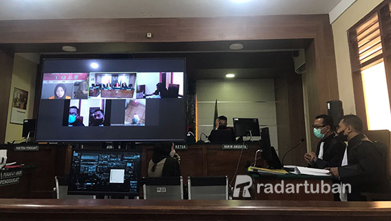 KOREK KETERANGAN SAKSI KORBAN: Sidang kedua dengan agenda mendengarkan keterangan saksi yang membeberkan keterlibatan orang terdekat terdakwa. / Yudha Satria Aditama