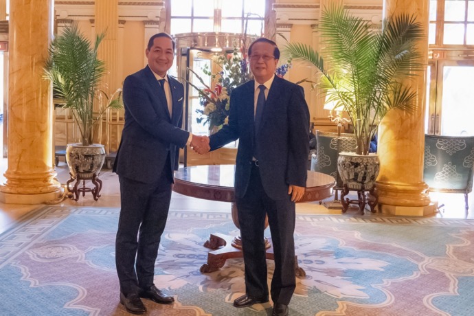 Caption: Menteri Perdagangan RI, Muhammad Lutfi melakukan pertemuan bilateral dengan Menteri Perdagangan Kamboja, Pan Sorasak di Washington D.C, Amerika Serikat, Kamis (12 Mei).