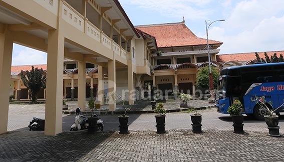 SELALU LENGANG: Terminal Tipe A Kambang Putih Tuban di Desa Sugihwaras, Kecamatan Jenu yang berencana diambil kembali Pemkab Tuban.