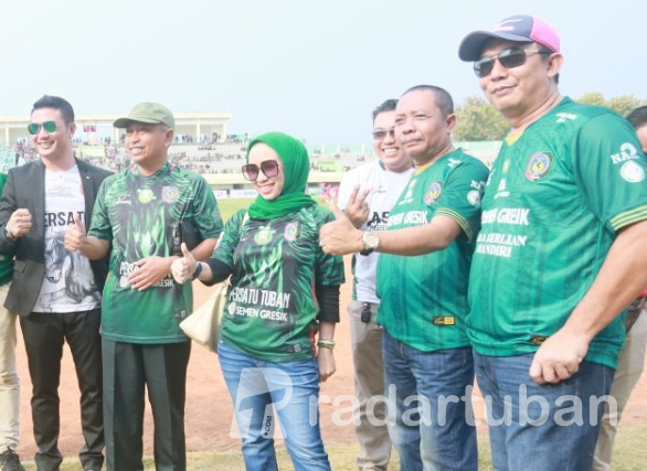 BELUM SATU SUARA: Para pemegang saham Persatu Tuban, dari kanan, Nahsruddin Ali, Ratna Juwita Sari, M. Miyadi, dan Fahmi Fikroni saat masih mendampingi Persatu Tuban di Liga 2 2019.