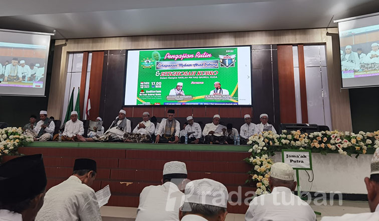 MOMENTUM ISTIMEWA: Istighotsah kubro yang merupakan rangkaian peringatan satu dasawarsa Mahad Bahrul Huda di bawah naungan LPI BAS Tuban.