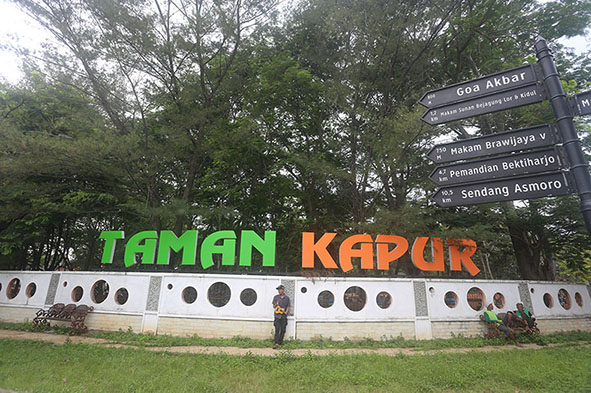 BATAL LEBIH INDAH: Bangunan dan lingkungan Taman Kapur akan tetap seperti sekarang. Proyek revitalisasinya batal direalisasikan. / Yusab Alfa Ziqin