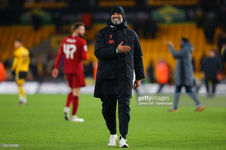 Sean Dyche dan Jurgen Klopp memiliki rekam jejak pernah berseteru di Anfield dalam Premier League dua musim lalu. Mereka kembali berhadapan dini hari nanti (14/2) WIB. (PAUL ELLIS/AFP-OLI SCARFF/AFP )