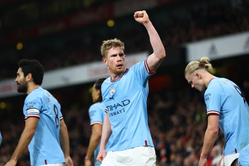 Selebrasi Kevin de Bruyne (tengah) setelah Erling Haaland (kanan) mencetak gol ketiga Manchester City dalam pertandingan Liga Premier Inggris lawan Arsenal di Emirates Stadium, London pada 16 Februari 2023. ANTARA/Reuters/MATTHEW CHILDS