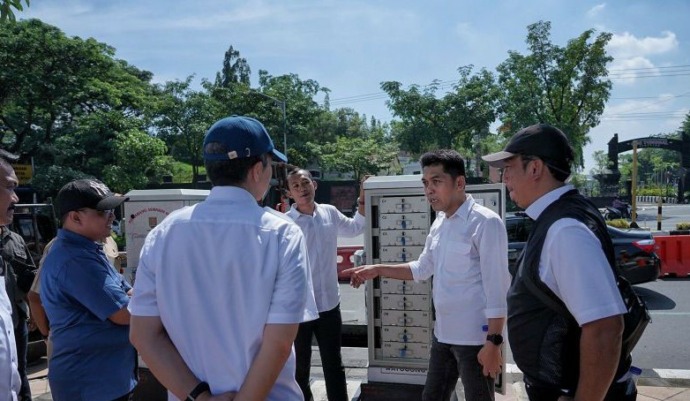 Wakil Wali Kota Bogor Dedie Abdul Rachim (kesatu dari kanan) saat melakukan studi banding ke Kota Semarang yang sudah lebih dulu menerapkan sistem ducting atau proyek prasarana pasif telekomunikasi, Senin (20/2/2023).  (ANTARA/HO/Pemkot Bogor)