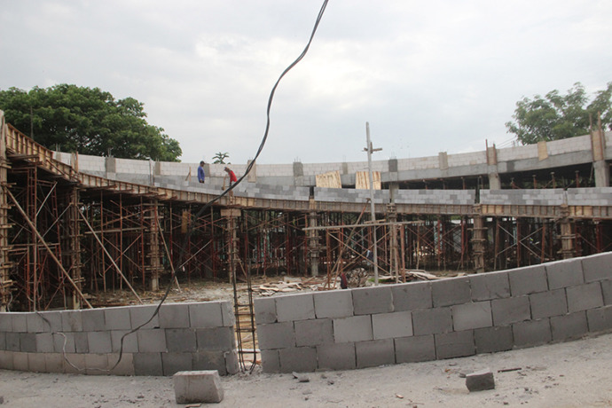 KEJAR TAYANG: Proyek revitalisasi Rest Area dipotret beberapa hari lalu. Kini sudah berjalan sekitar 80 persen. (Yusab Alfa Ziqin/Radar Tuban)