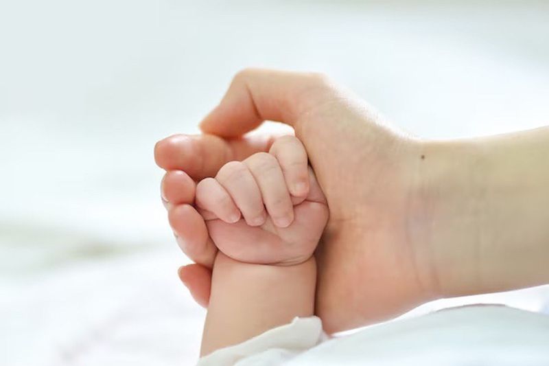 Ilustrasi ibu dan bayi (ANTARA/freepik.com)