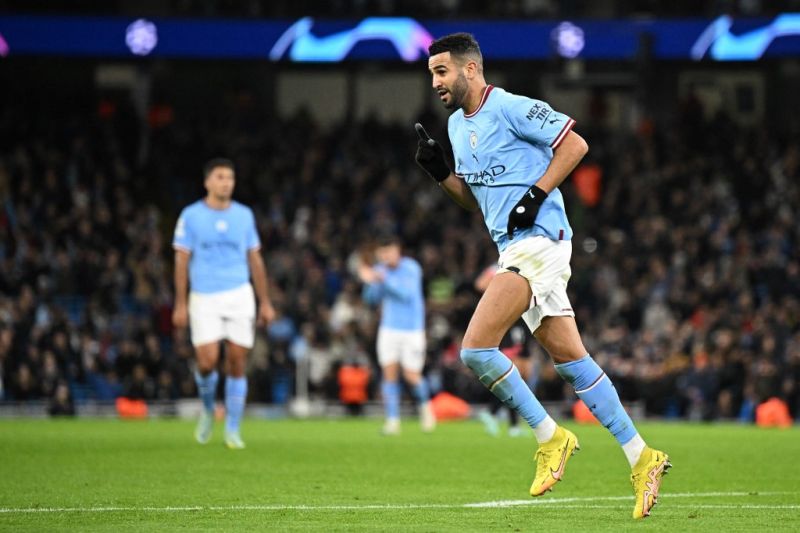 Foto arsip - Gelandang Manchester City Riyad Mahrez saat mencetak gol dalam pertandingan Liga Champions melawan Sevilla pada 2 November 2022. Mahrez mencetak dua gol kala City membantai Chelsea 4-0 dalam Piala FA pada 8 Januari 2023. (AFP/OLI SCARFF