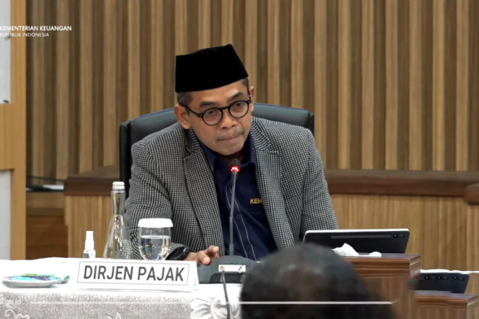 Direktur Jenderal (Dirjen) Pajak Kementerian Keuangan (Kemenkeu) Suryo Utomo dalam konferensi pers Sinergi Kementerian Keuangan (Kemenkeu) dan Komisi Pemberantasan Korupsi (KPK) dalam Pengawasan Pegawai Kemenkeu di Jakarta, Rabu (01/03/2023). (ANTARA/Agat