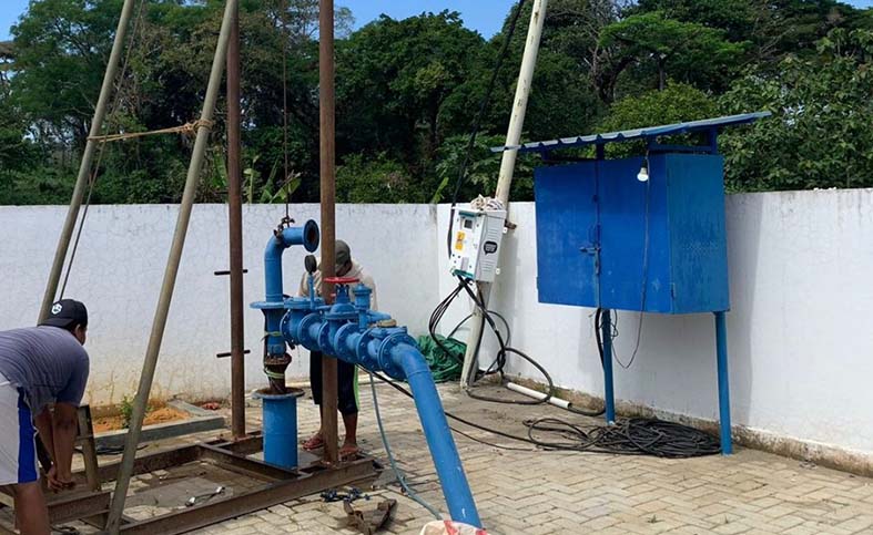 CEK KONDISI: Salah satu sumur bor di Kecamatan Grabagan, tepatnya di Dusun Gendruk, Desa Grabagan yang menjalani perawatan rutin. (Perumdam Tirta Lestari Tuban untuk Radar Tuban)
