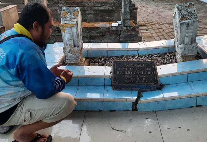TOKOH: Makam Bupati Kedua Probolinggo Raden Tumenggung Djojonegoro. (Foto: Fahrizal Firmani/Jawa Pos Radar Bromo)