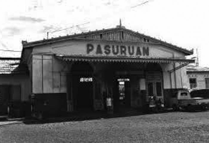 TAK BANYAK BERUBAH: Bangunan utama Stasiun Pasuruan saat difoto dulu.