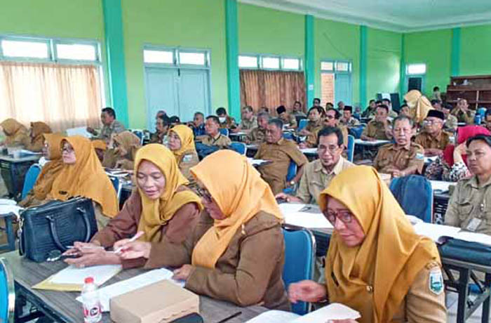 PESERTA: Peserta sosialisasi terlihat antusias. Di antaranya dari Korwil Bidang Pendidikan Kecamatan; Koordinator Kecamatan SMP; Pengawas SMP; Koordinator MKKS SMP; serta KKKS SD dan Pengawas TK.