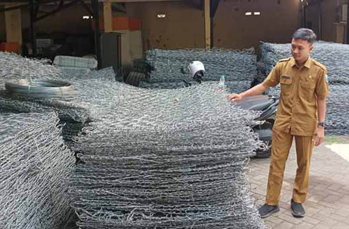 SIAP: Terlihat sejumlah lembaran Bronjong berukuran 2x1 meter yang siap didistribusikan apabila ada permintaan kepada PUPR.