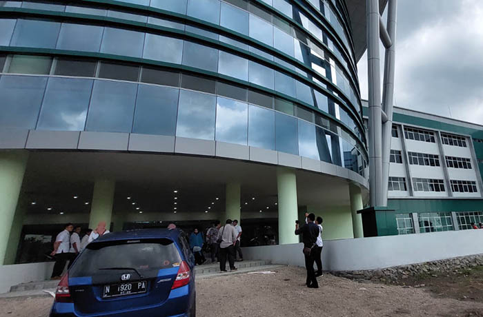 MASIH KURANG: RSUD Ar-Rozy yang sudah selesai dibangun. Pemkot Probolinggo masih menyisakan pembayaran pembangunan sekitar Rp 25,7 miliar.