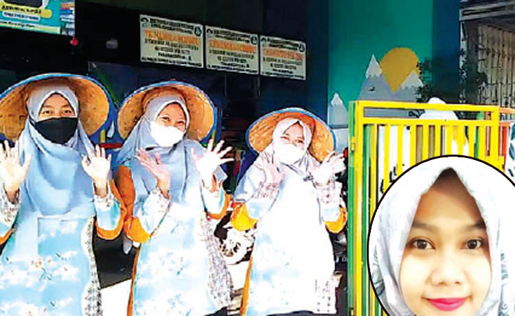 BIKIN SISWA NYAMAN: Guru-guru Namira School Kraksaan menyambut siswa-siswi dengan berbagai aksesori yang menarik siswa. Program ini dinamai Santera. Inset, Nur Asia, Kepala KB Namira School Kraksaan .