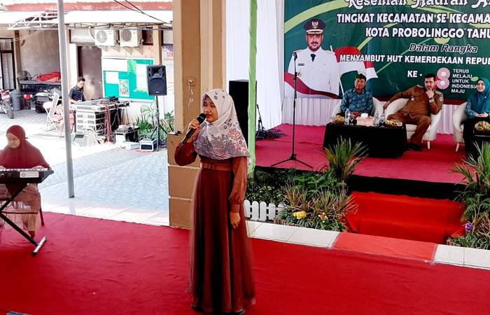 HEBAT: Penampilan apik kolaborasi Denok Anggraeni dan Nadira Artika Fahira membuat Wali Kota Habib Hadi Zainal Abidin membawanya tampil ke pembukaan Semipro 2023 September mendatang.