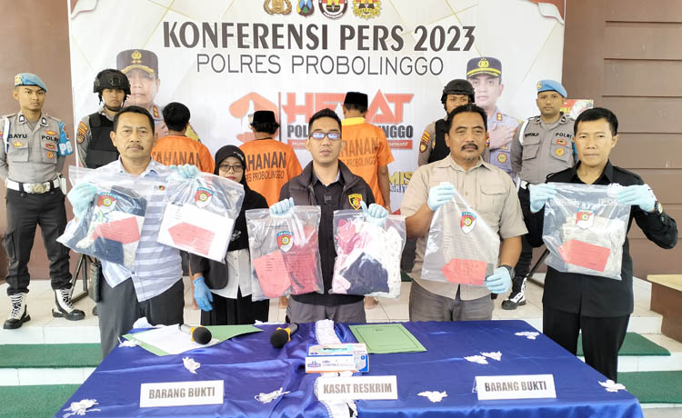 BEJAT: Polisi menangkap tiga pelaku persetubuhan anak dibawah umur. Semua pelaku kini ditetapkan sebagai tersangka. (Foto : Achmad Arianto/Jawa Pos Radar Bromo)