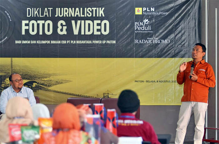 AJAK MELEK DIGITAL: Direktur Jawa Pos Radar Bromo H.A Suyuti saat memberikan sambutan.